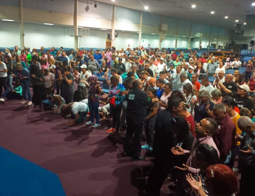 Voluntarios de la Iglesia Maranatha Venezuela reciben enseñanzas para consolidar una efecaz vida de servicio